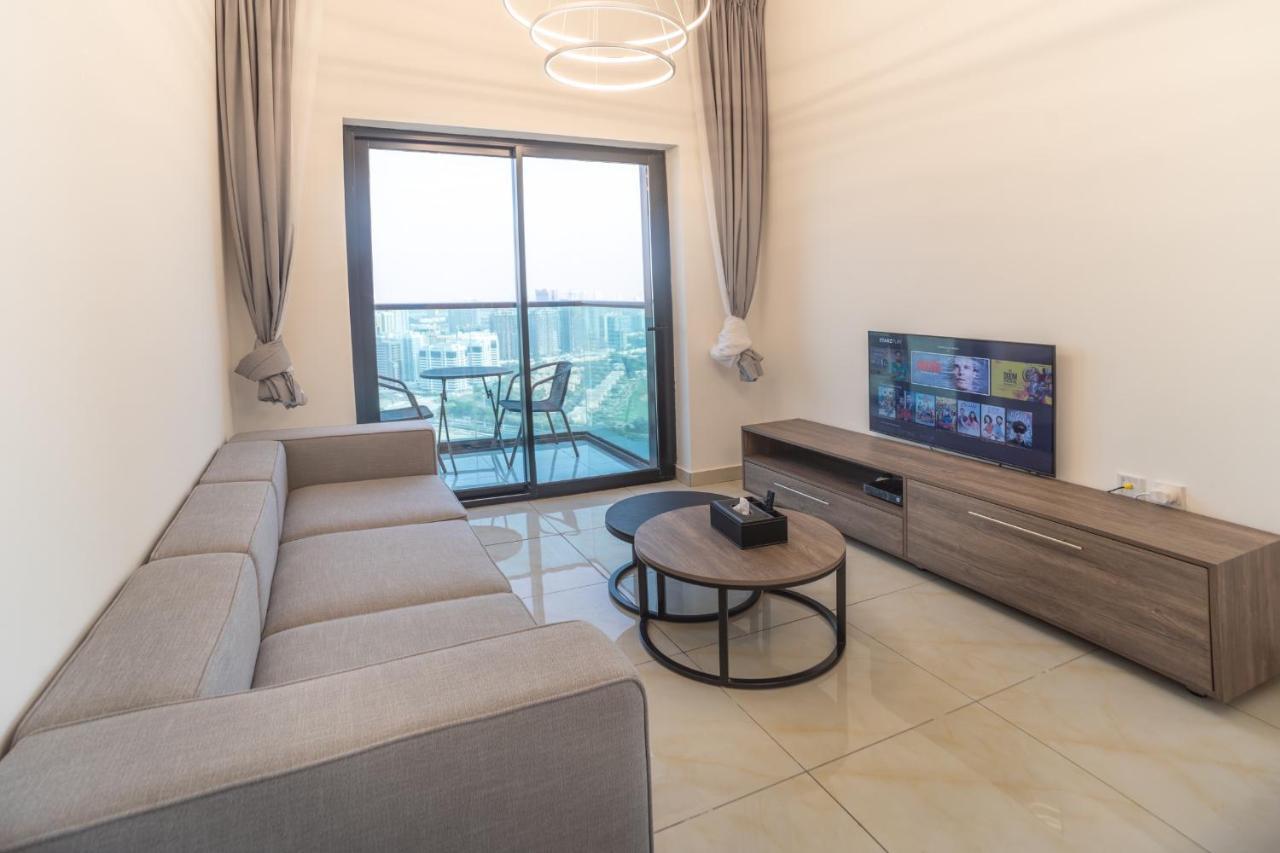 Sky View Tower Apartments Dubai Exterior photo