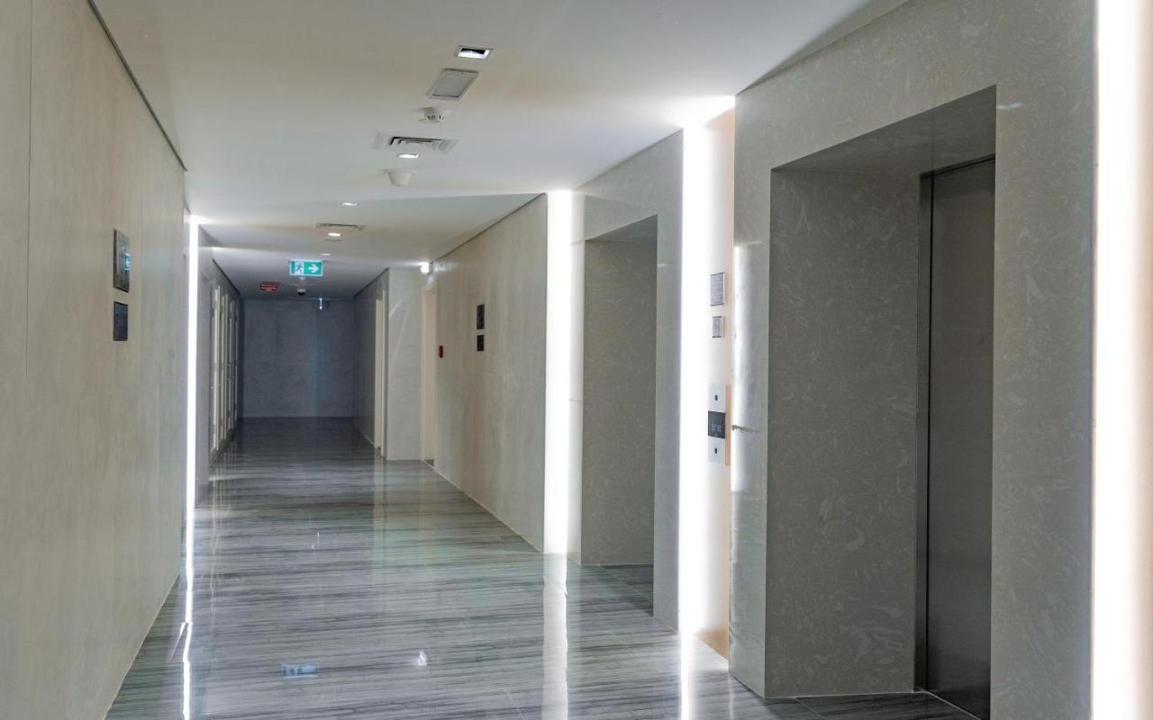 Sky View Tower Apartments Dubai Exterior photo