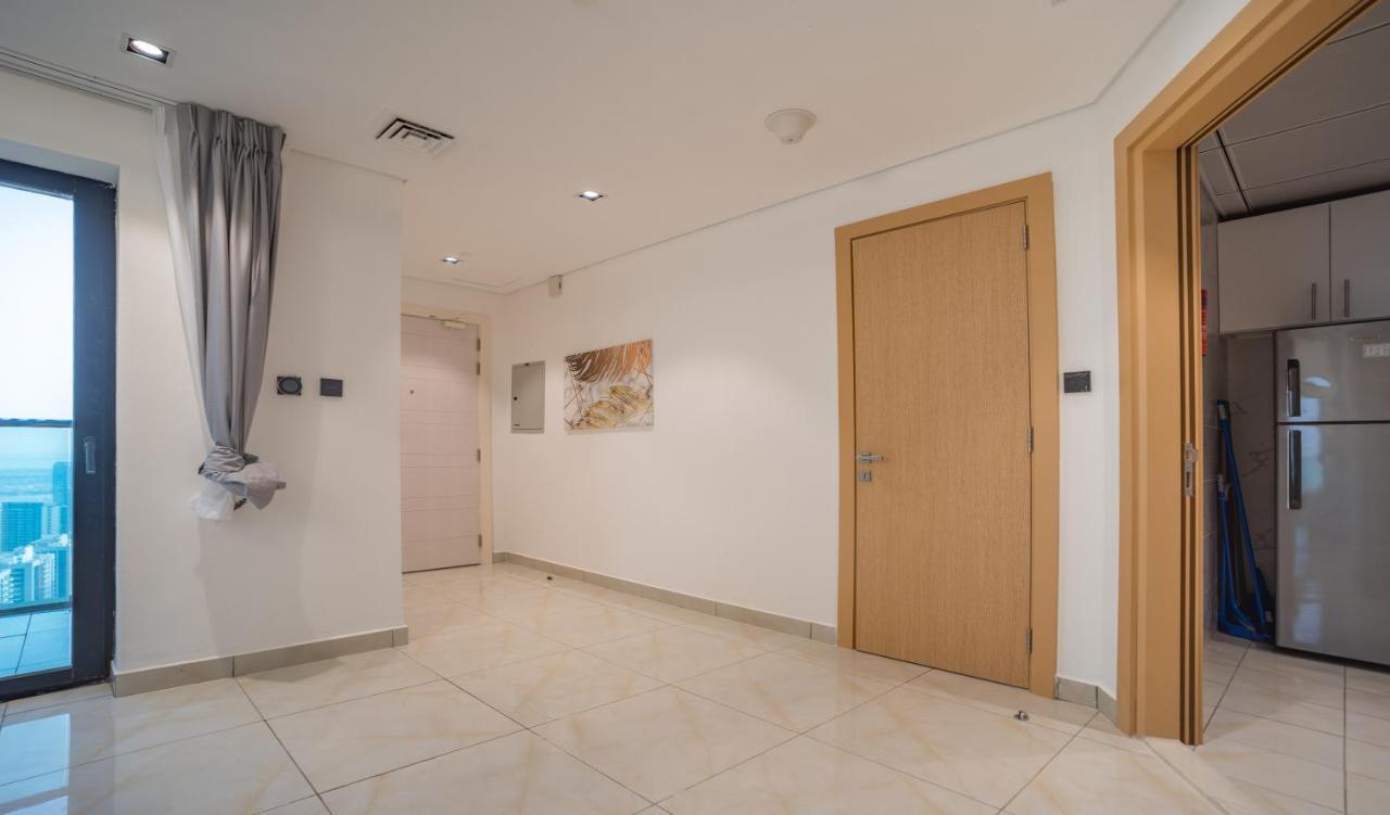 Sky View Tower Apartments Dubai Exterior photo