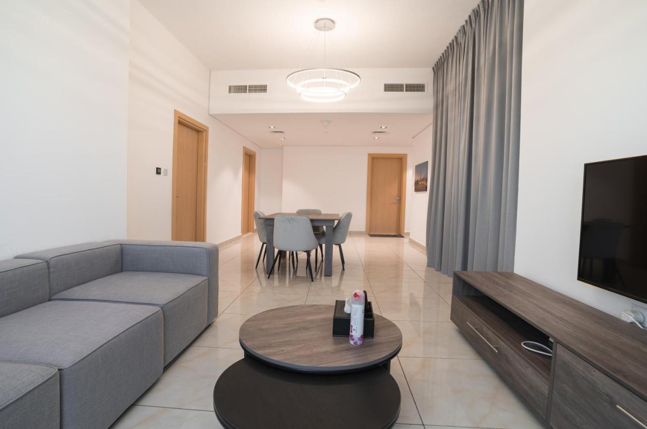 Sky View Tower Apartments Dubai Exterior photo